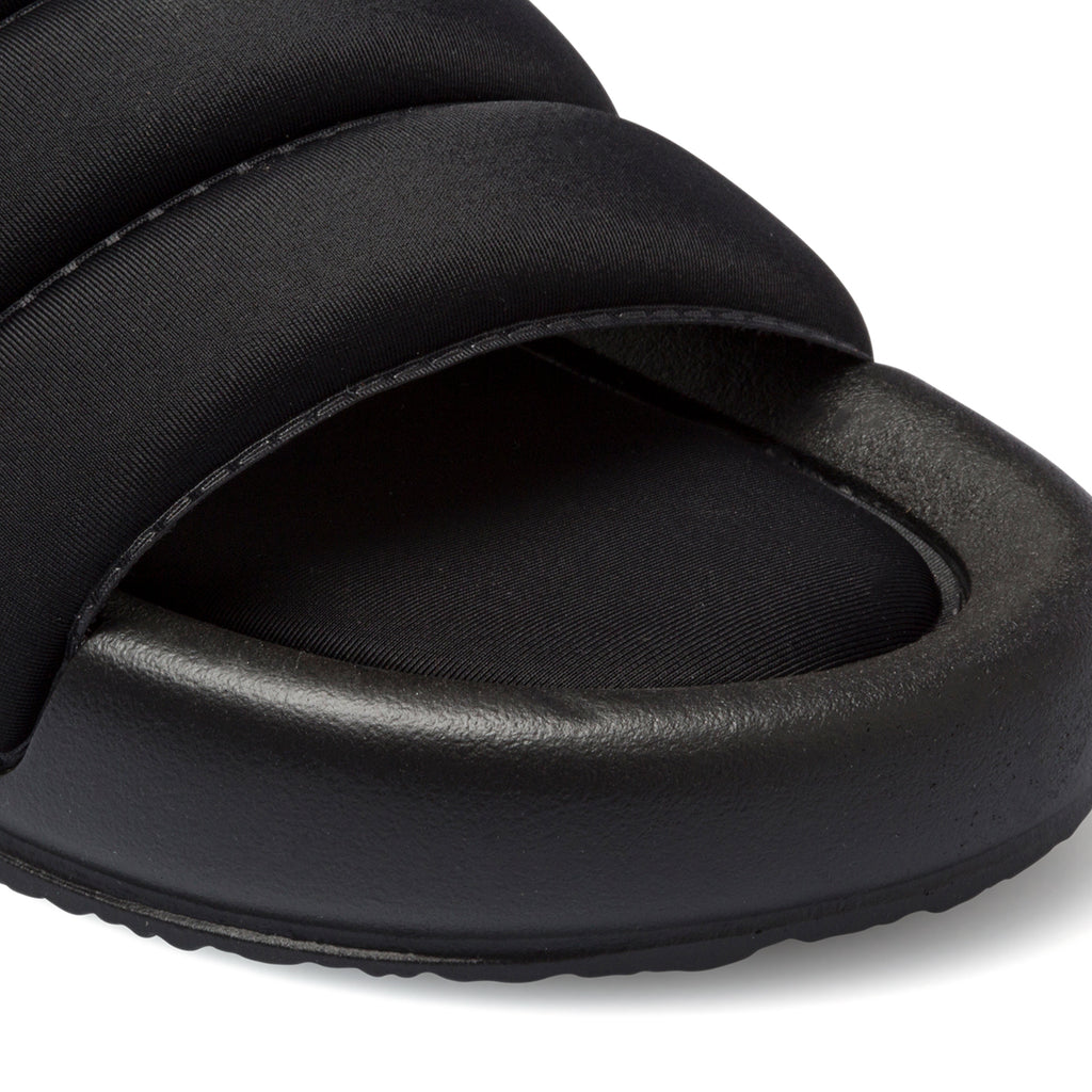 Ciabatte nere da donna con fascia effetto trapuntato Silvia Sikel