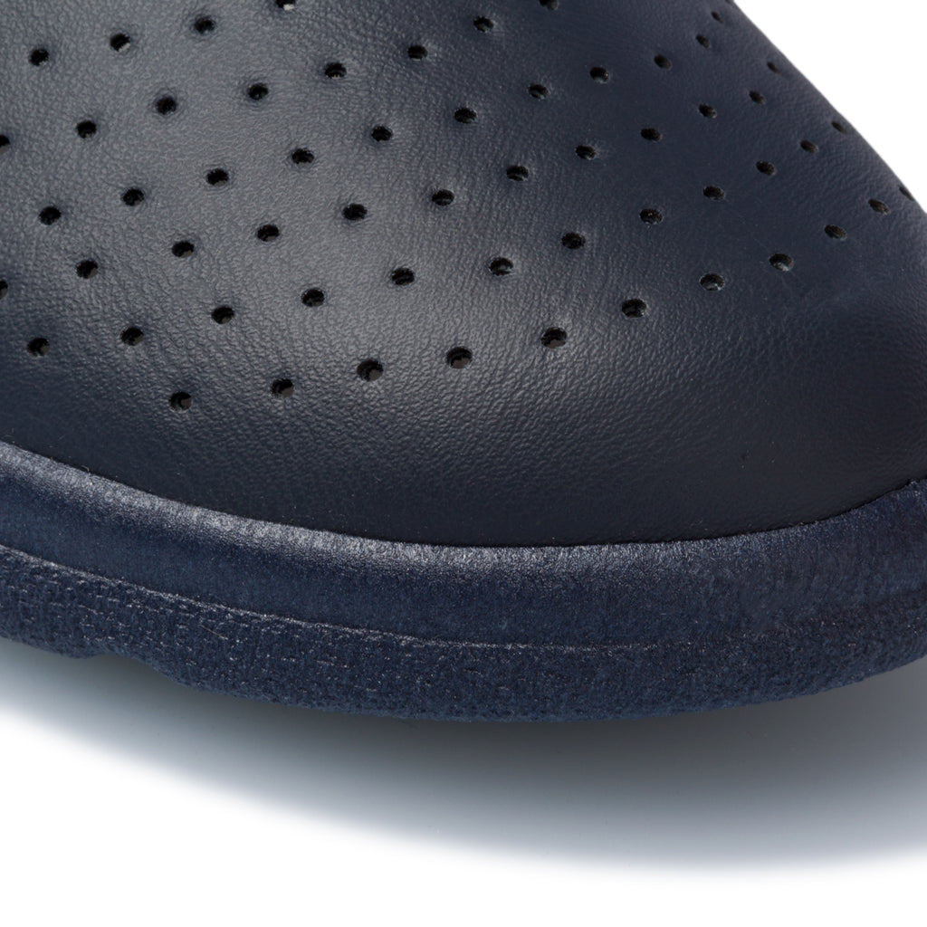 Ciabatte sanitarie da donna blu in pelle con sottopiede anatomico Italia Trend