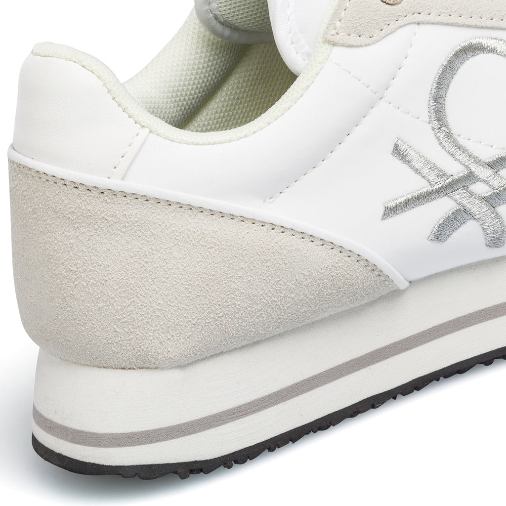 Sneakers bianche e grigie da donna con logo ricamato Benetton Bull