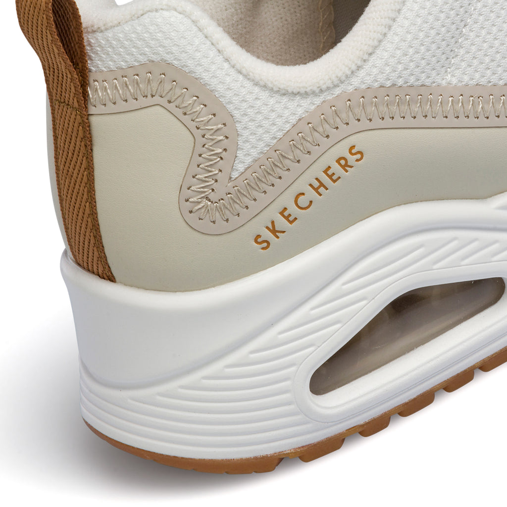 Sneakers off-white da donna con suola ad aria Skechers Uno