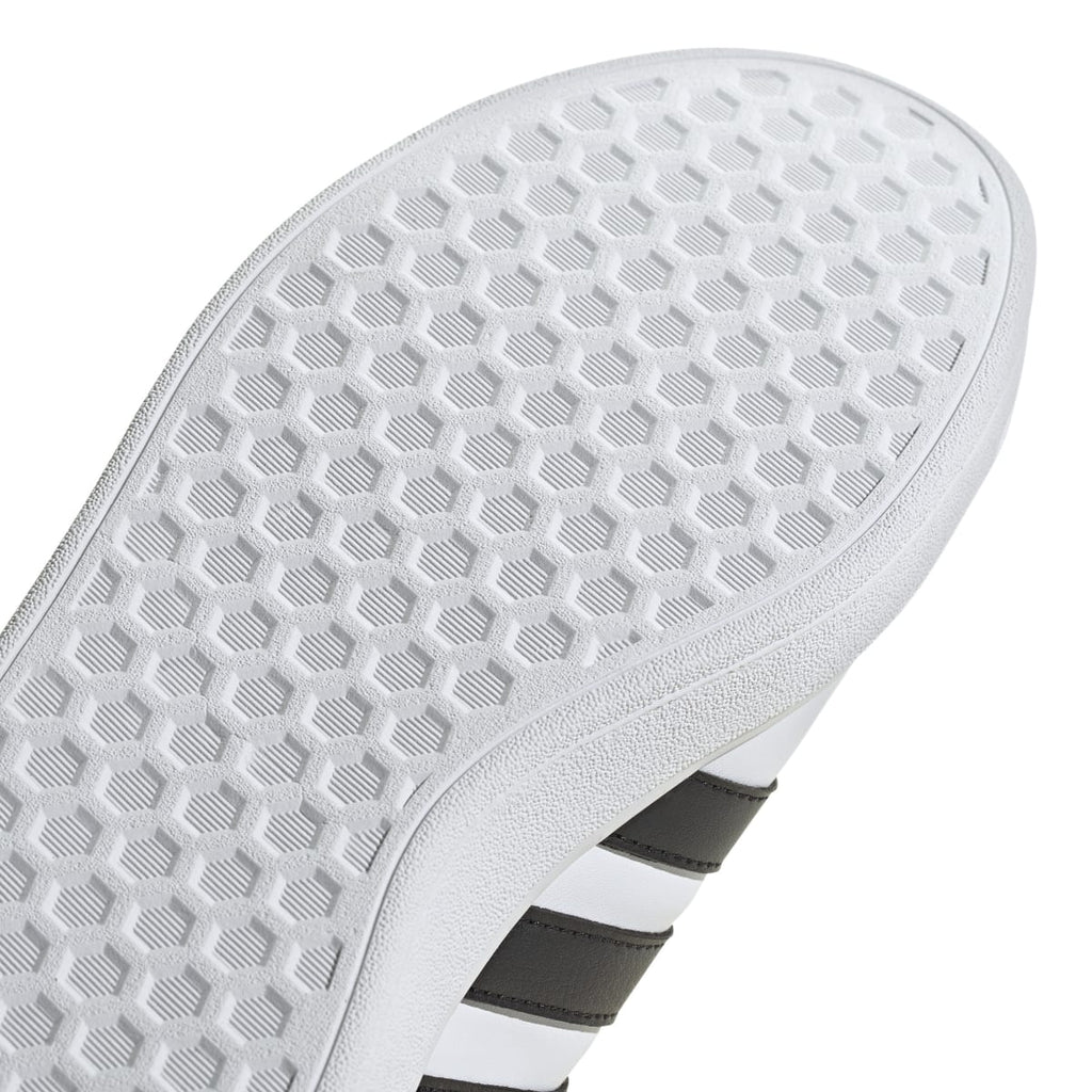 Sneakers bianche da uomo con strisce a contrasto adidas Grand Court Base 2.0
