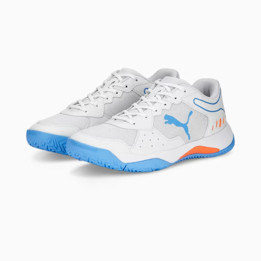 Scarpe da padel bianche da uomo con dettagli azzurri e arancioni Puma Solarsmash RCT