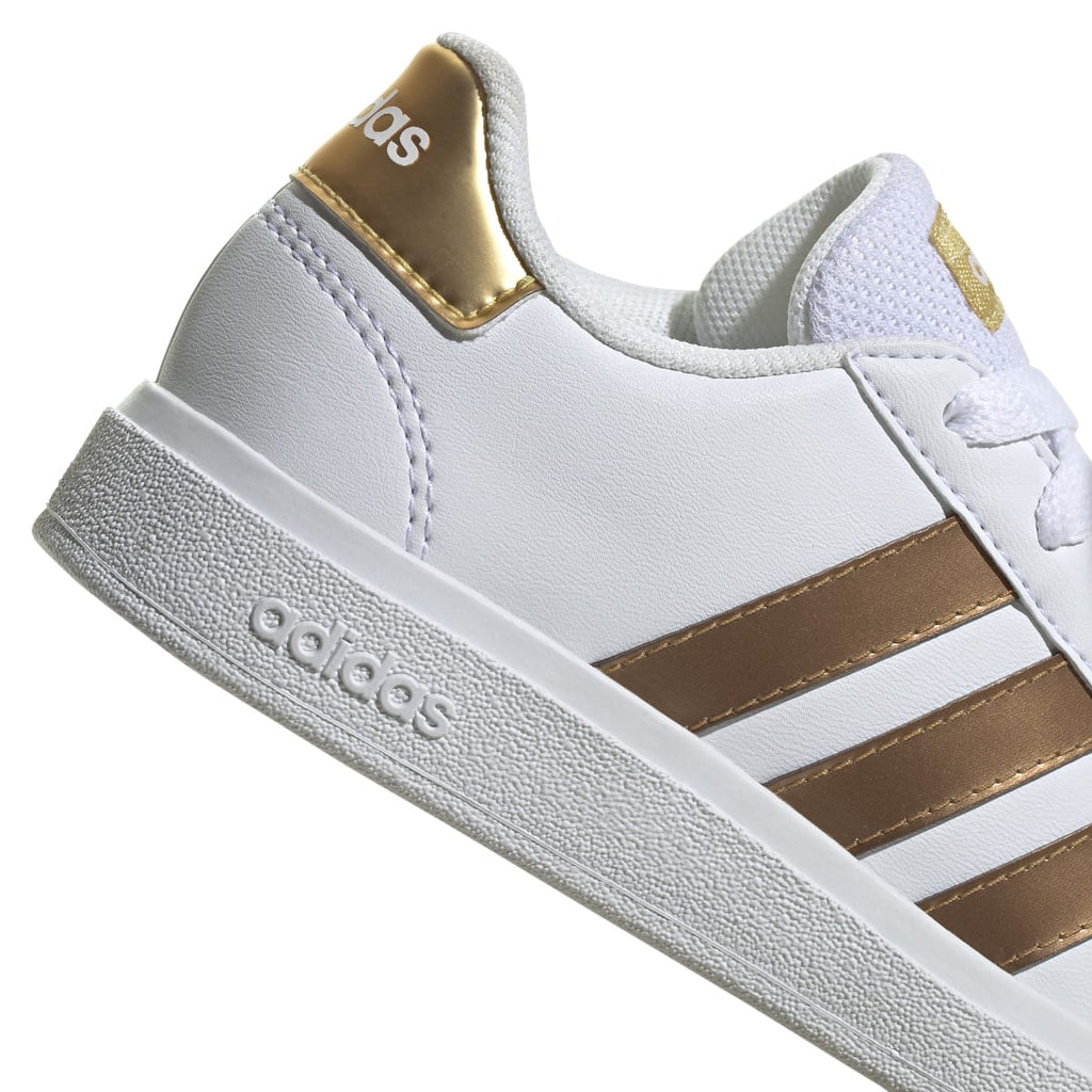 Sneakers bianche da ragazza con strisce oro adidas Grand Court 2.0 K