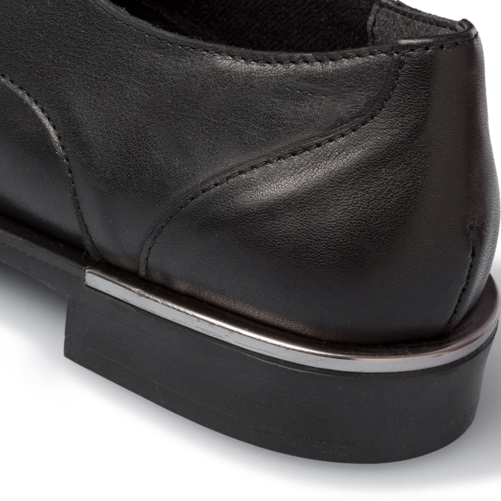Stringate senza lacci nere in pelle P Essentials