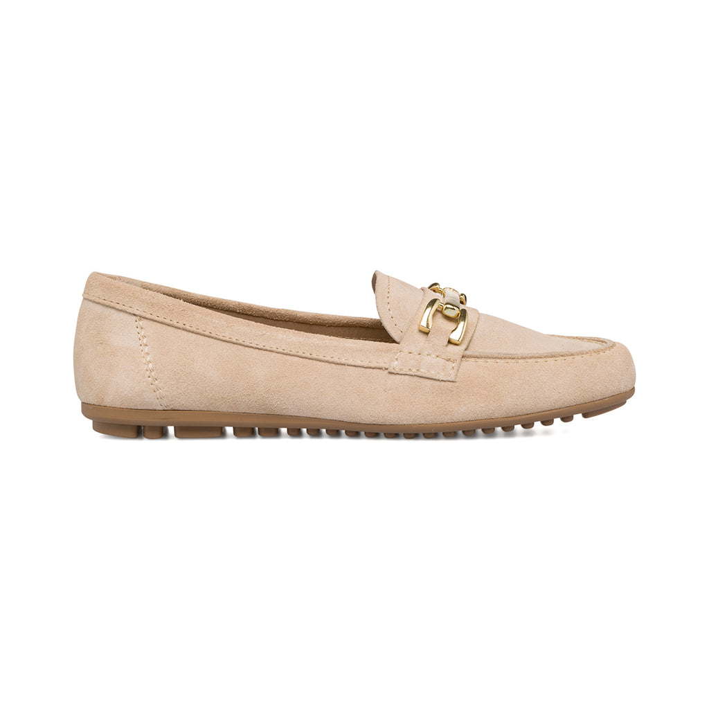 Mocassini beige in pelle scamosciata da donna con morsetto P Essentials