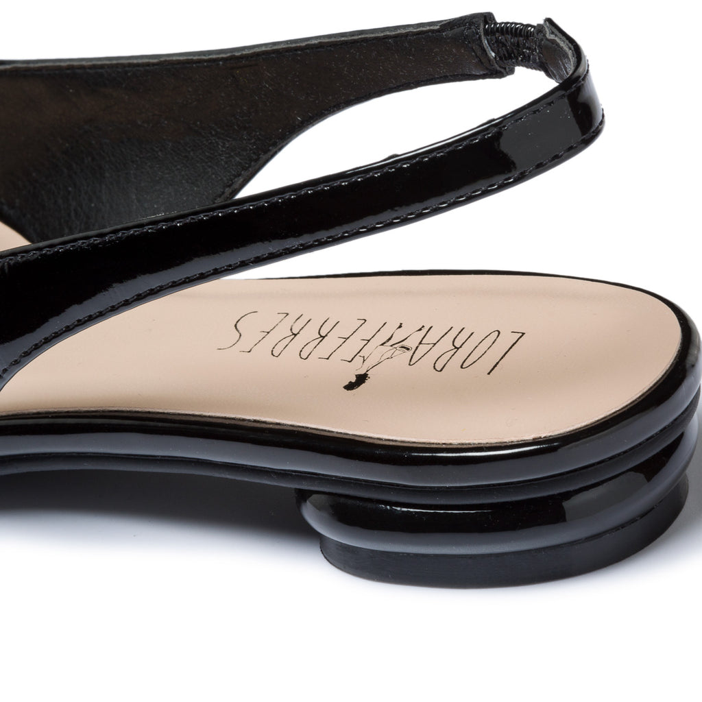 Ballerine slingback nere effetto vernice Lora Ferres