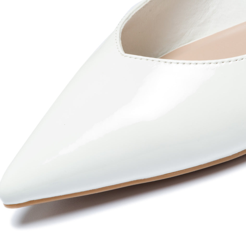 Ballerine slingback bianche effetto vernice Lora Ferres