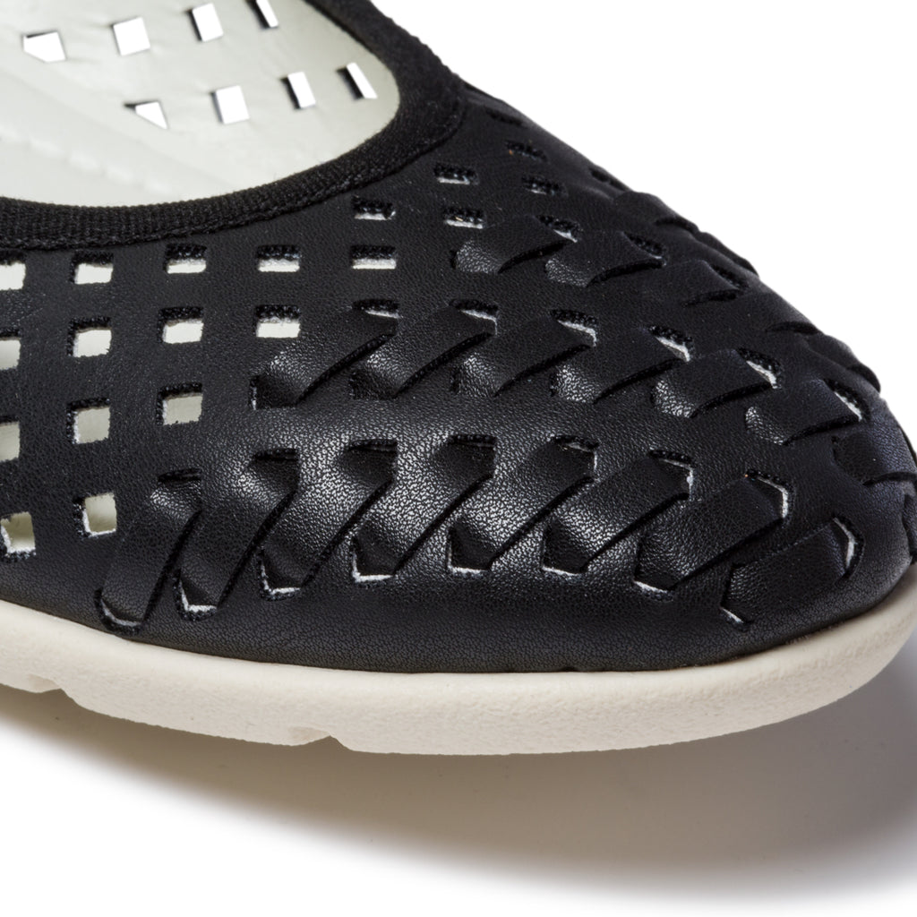 Ballerine nere in similpelle traforata P Eco Friendly