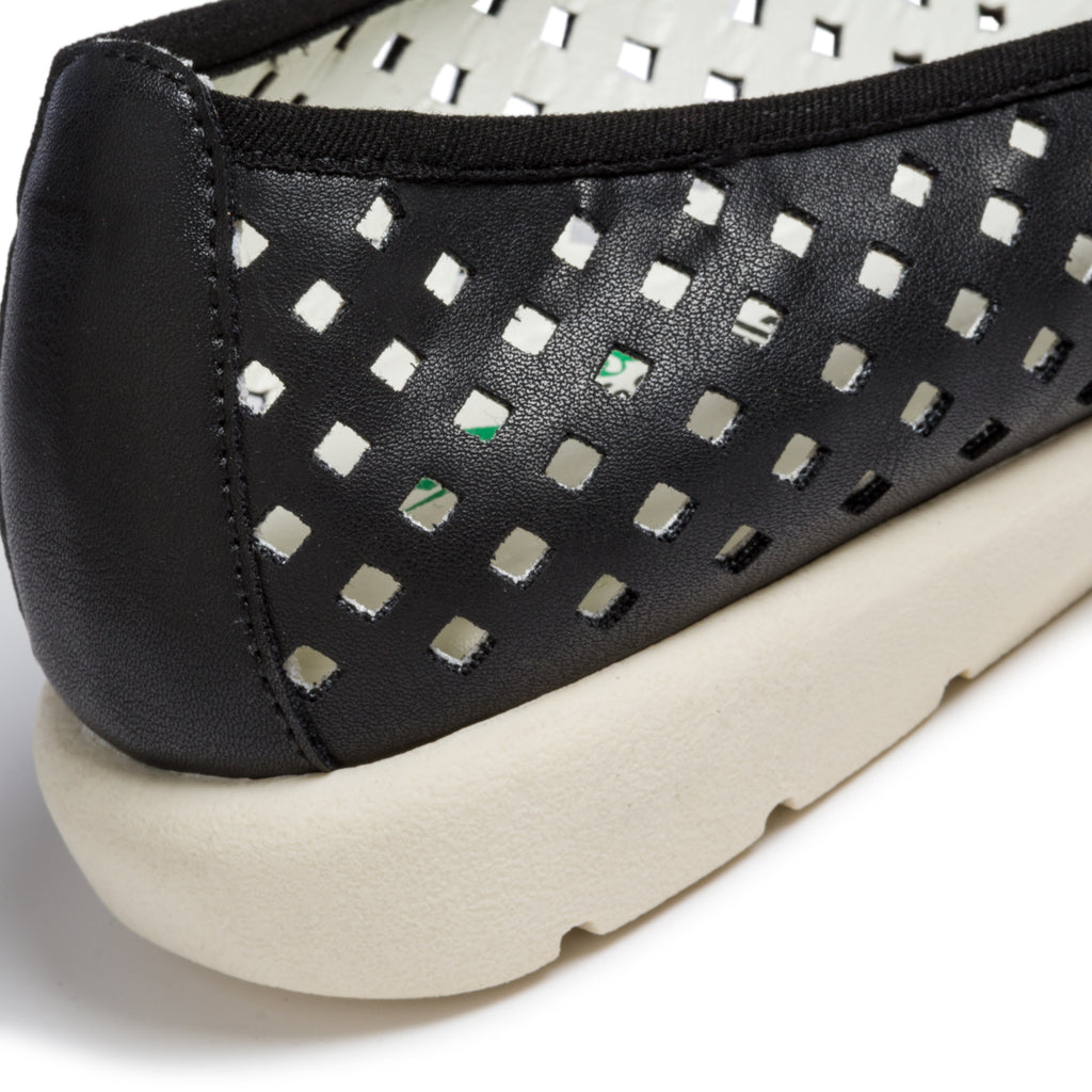 Ballerine nere in similpelle traforata P Eco Friendly