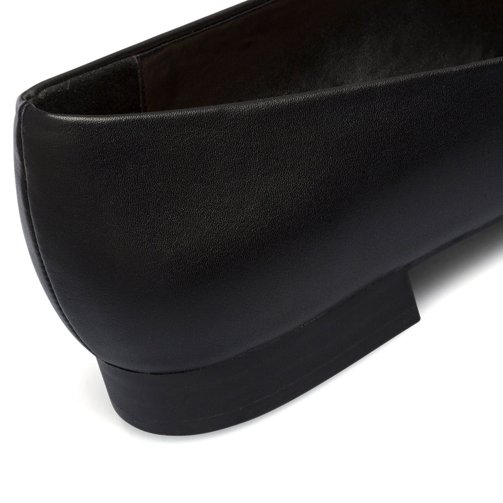 Ballerine nere con maxi-catena decorativa Lora Ferres