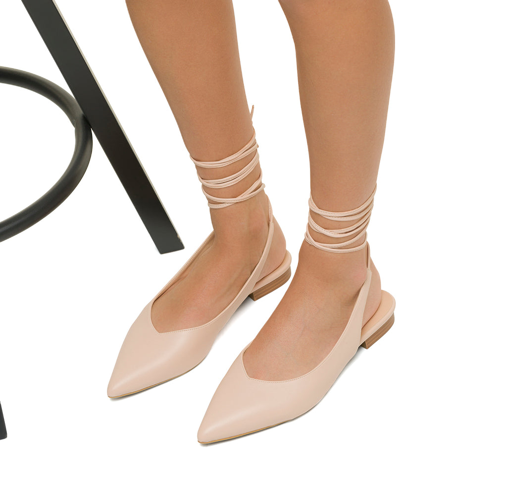Ballerine slingback alla schiava color nude con laccetti alla caviglia Lora Ferres