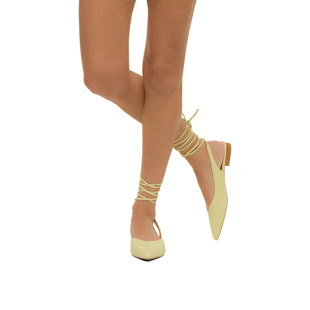 Ballerine slingback alla schiava gialle con laccetti alla caviglia Lora Ferres