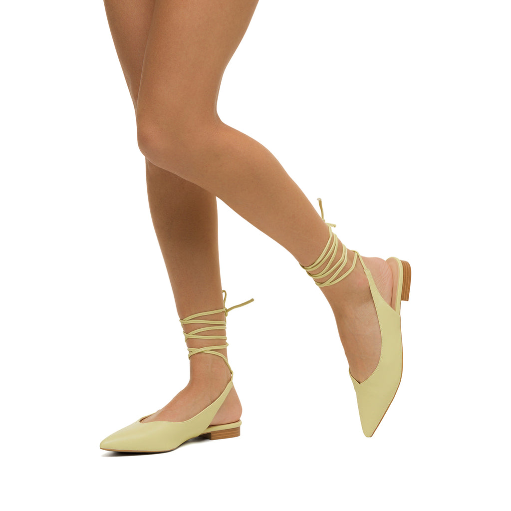 Ballerine slingback alla schiava gialle con laccetti alla caviglia Lora Ferres