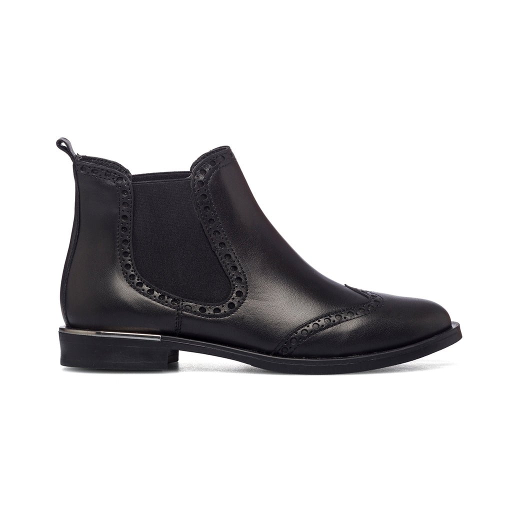 Stivaletti neri in pelle con inserti elastici P Essentials
