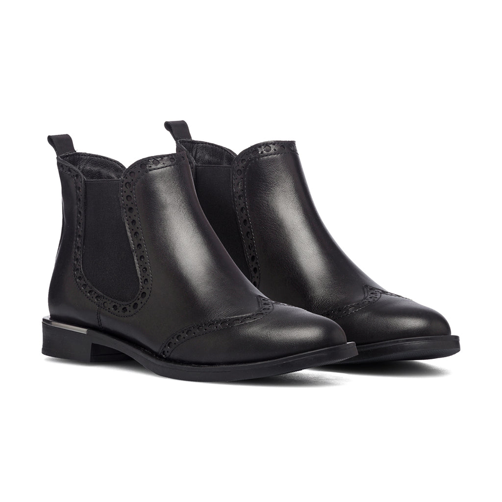 Stivaletti neri in pelle con inserti elastici P Essentials