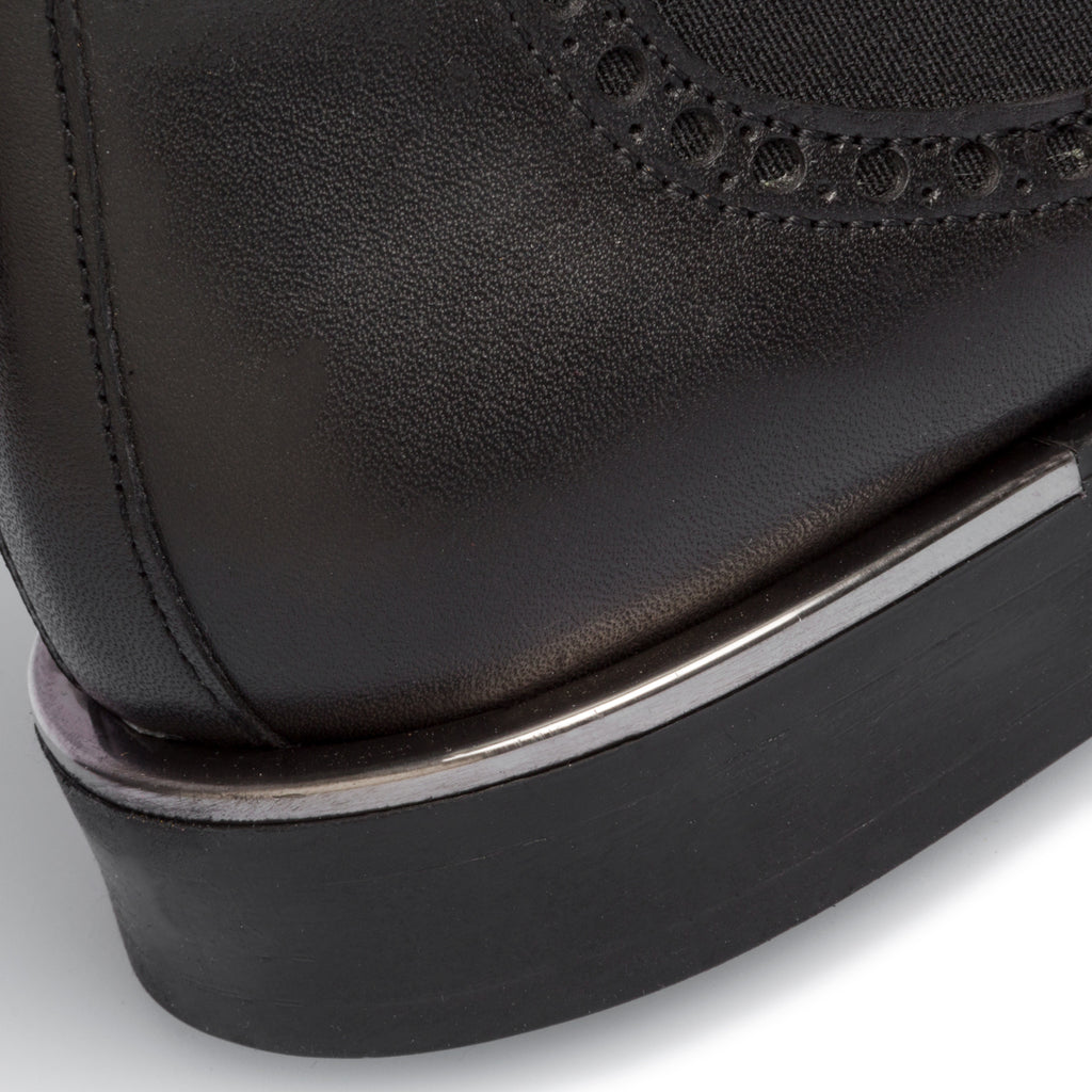 Stivaletti neri in pelle con inserti elastici P Essentials