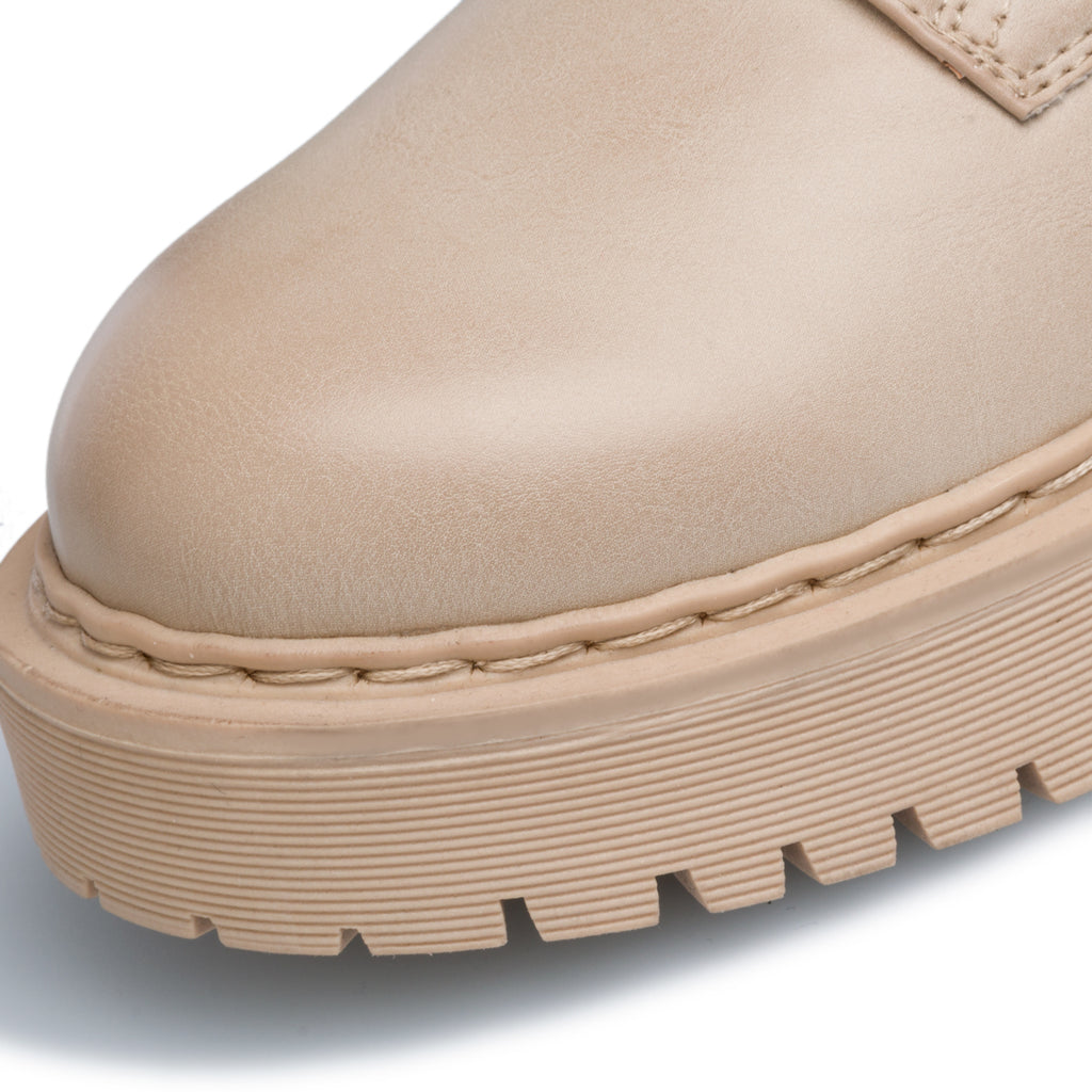 Anfibi beige con lacci tono su tono Lora Ferres
