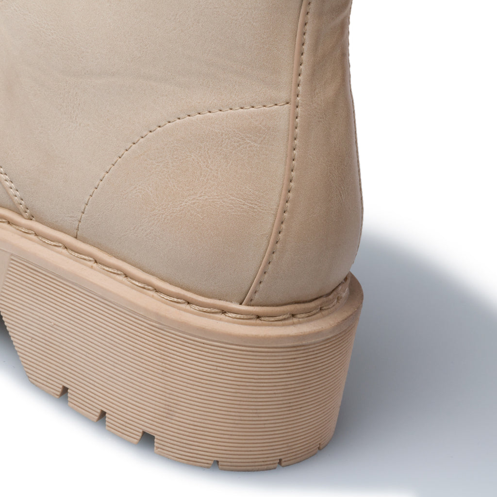 Anfibi beige con lacci tono su tono Lora Ferres