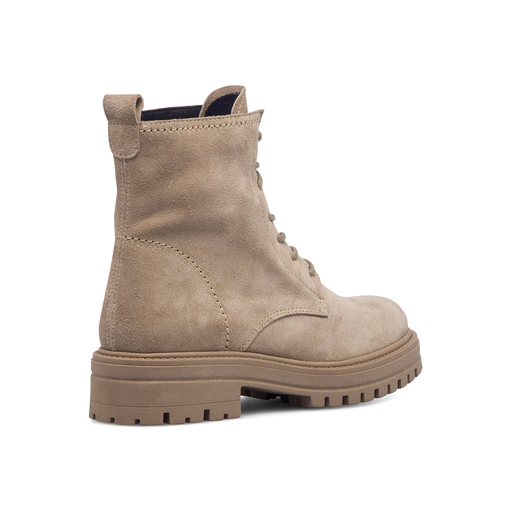 Anfibi beige in pelle scamosciata da donna con suola chunky Primopiano