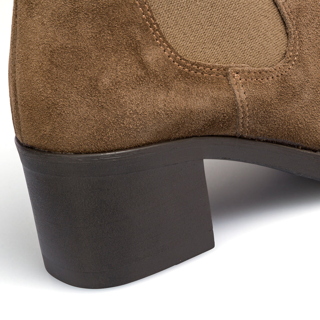Stivaletti taupe in pelle scamosciata con tacco 5 cm Primopiano