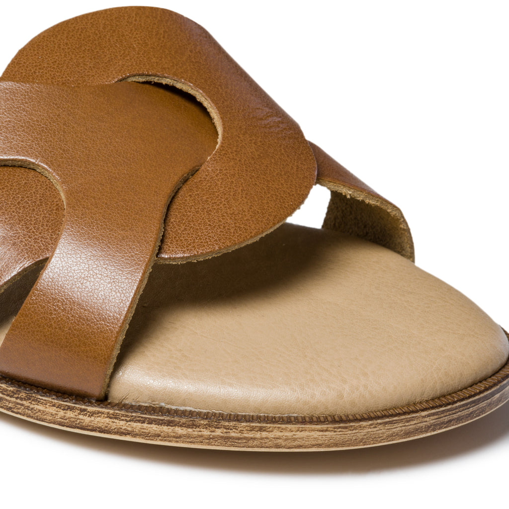 Ciabatte marroni con fasce intrecciate Lora Ferres