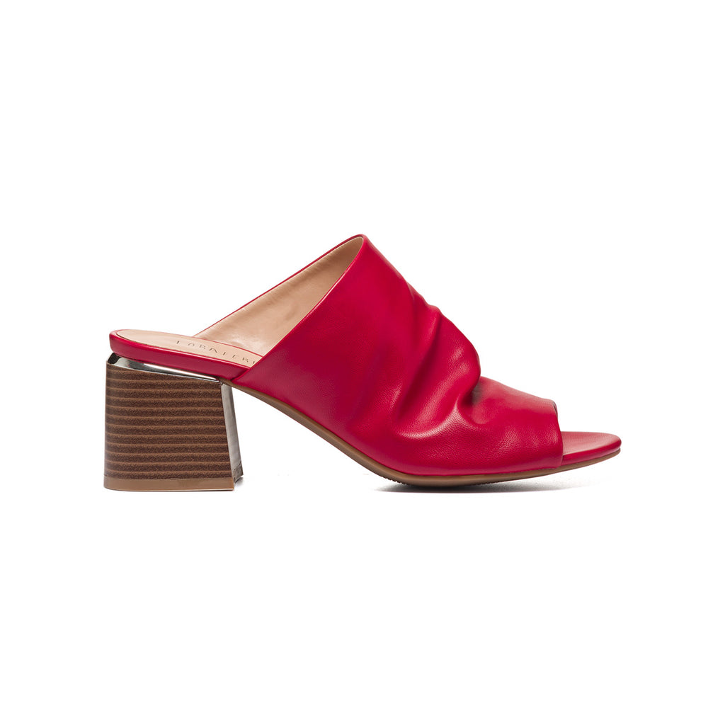 Sabot rosse in similpelle arricciata con dettaglio laminato Lora Ferres