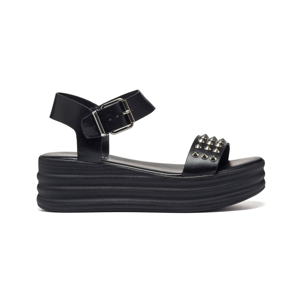 Zeppe nere con suola 6 cm e applicazione di borchie a piramide Lora Ferres